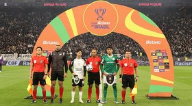 Companheiros de Seleção trocam provocações nas redes sociais
