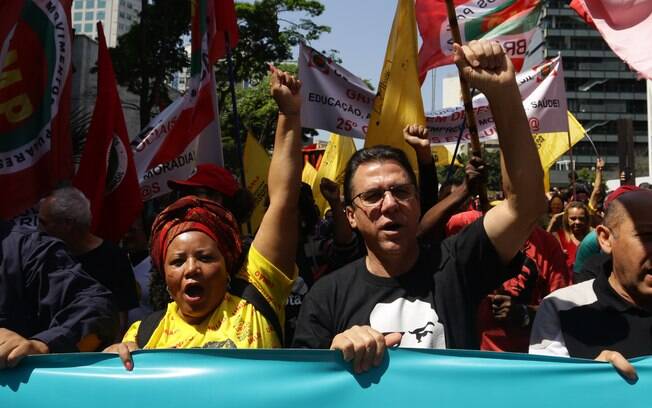 Grito dos Excluídos reuniu opositores e Bolsonaro em São Paulo