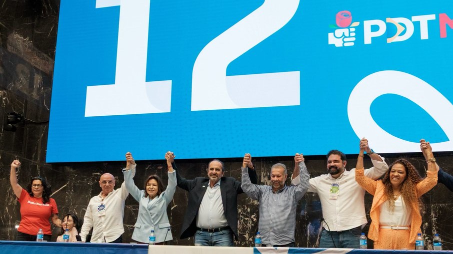 Alexandre Kalil, saudado como candidato a governador, na convenção do PDT Alexandre Kalil, saudado como candidato a governador, na convenção do PDT