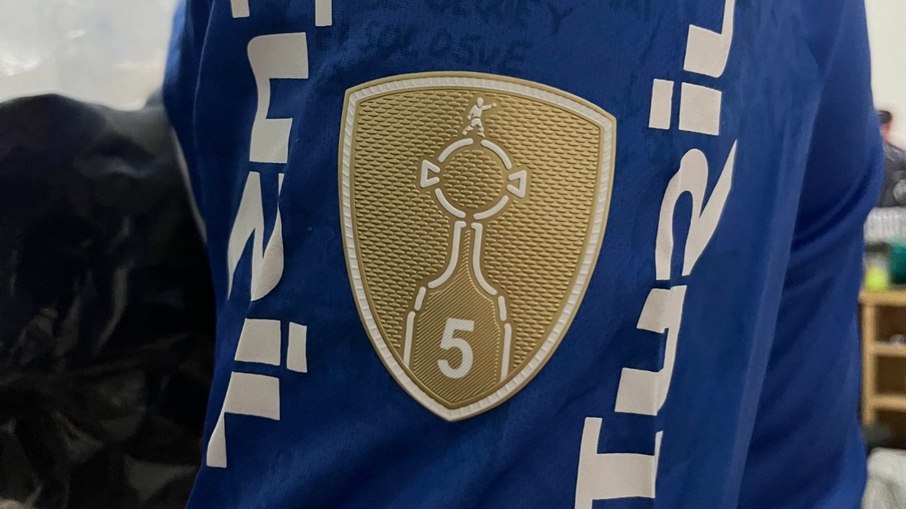 Camisa do Nacional vem com erro que remete a rival e viraliza nas redes Camisa do Nacional vem com erro que remete a rival e viraliza nas redes