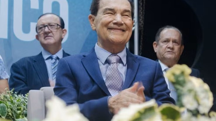 Morre%20Divaldo%20Franco%2C%20l%C3%ADder%20esp%C3%ADrita%2C%20aos%2098%20anos