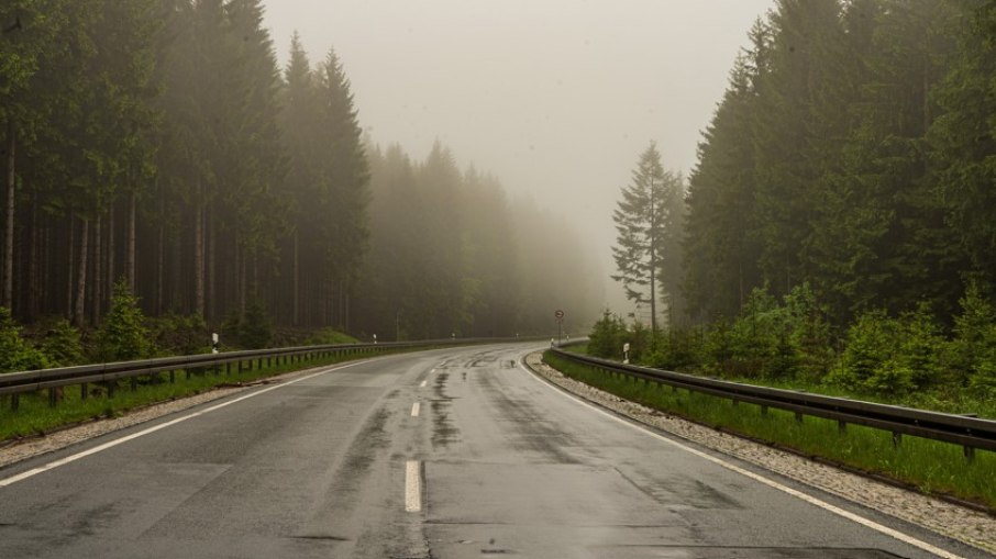 Neblina em vales Neblina em vales
