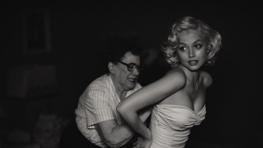 Atriz afirma que fantasma de Marilyn Monroe esteve no set de Blonde