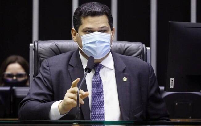 Câmara aprovou texto base por 444 votos, enquanto Senado realizou votação simbólica