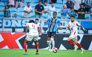 Garçom e incisivo: como foi a estreia de Tetê no Grêmio