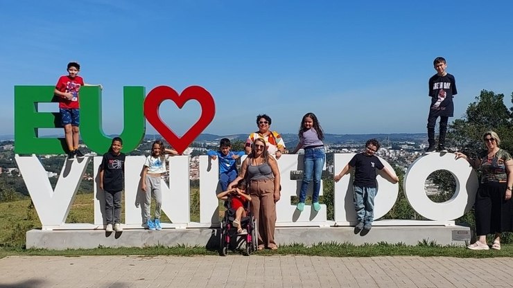Crianças exploram Vinhedo em expedição do comitê infantil