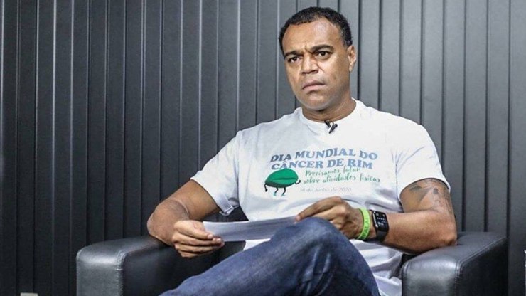 Denílson indica treinador para o Corinthians: "Nome perfeito"