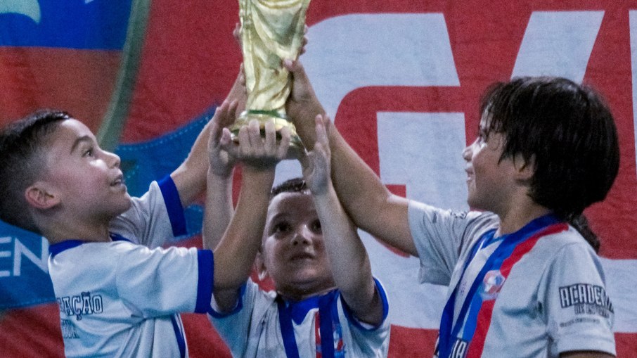 Os pequenos receberam medalhas e tiveram a cobertura em tempo real dos jogos da fotógrafa profissional Jaqueline Soares, proprietária do perfil Várzea Mundial, no Instagram. Os pequenos receberam medalhas e tiveram a cobertura em tempo real dos jogos da fotógrafa profissional Jaqueline Soares, proprietária do perfil Várzea Mundial, no Instagram.