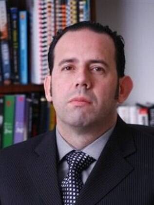 Marcos Alencar é diretor geral do Instituto Êxito de Empreendedorismo, consultor do ramo trabalhista e palestrante. Marcos Alencar é diretor geral do Instituto Êxito de Empreendedorismo, consultor do ramo trabalhista e palestrante.