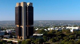 Organizada pressiona diretoria e mantém postura crítica a Neymar