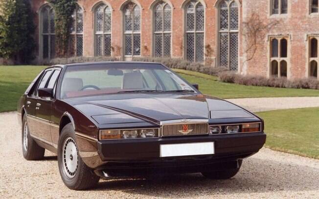 Um dos poucos modelos da Aston Martin que acabaram tenho aspecto estranho, o antigo Lagonda é unânime