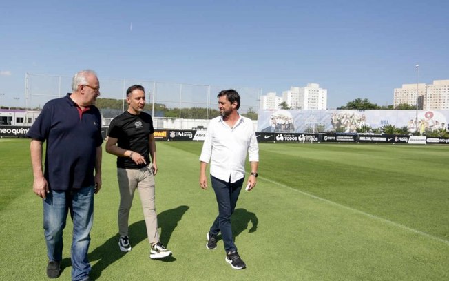 Corinthians tem cartas na manga para convencer Vítor Pereira a ficar no clube em 2023