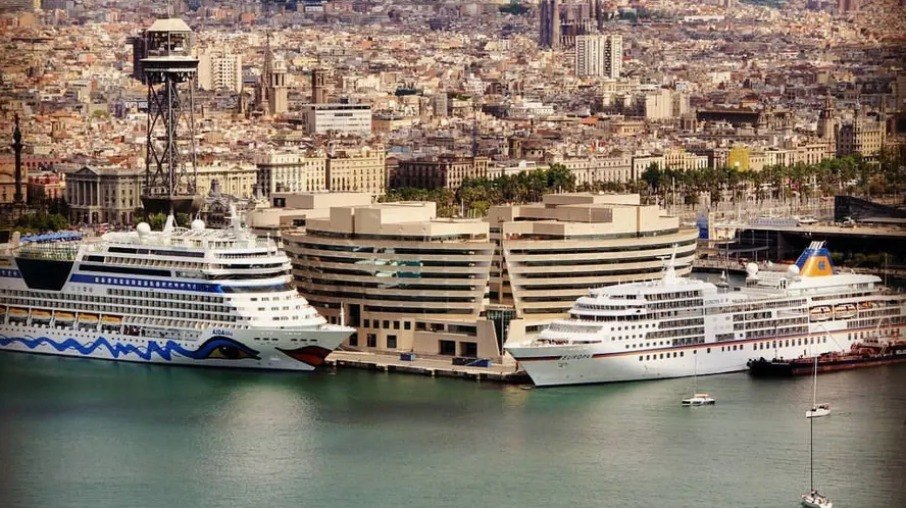 Terminal Nord do porto de Barcelona, próximo ao centro histórico da cidade