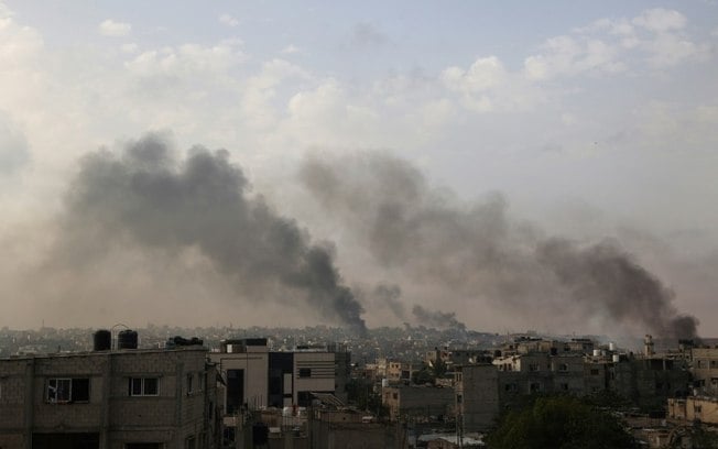 Israel bombardeia a cidade de Rafah, no sul da Faixa de Gaza, em 28 de maio de 2024