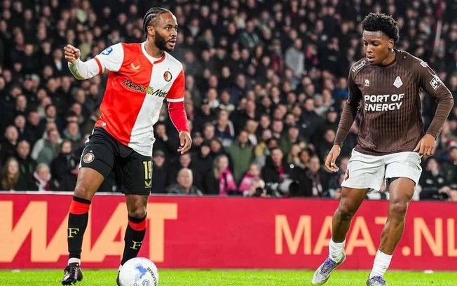 Sterling está atualmente sem clube