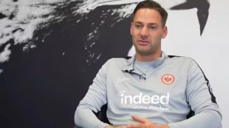 Helge Rasche comandava a equipe Sub-19 do Eintracht Frankfurt