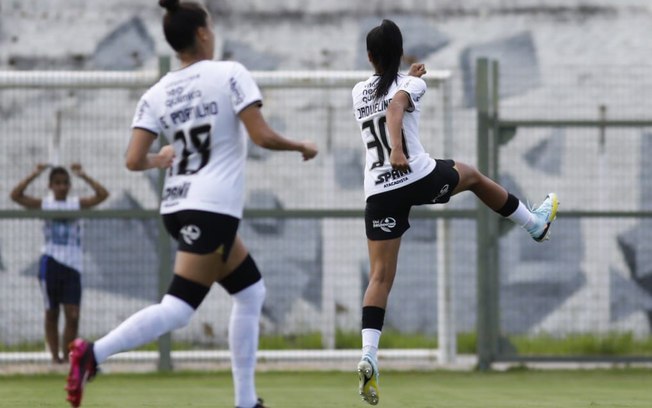 Corinthians massacra o Ceará por 14 a 0 na estreia da equipe no Brasileirão Feminino