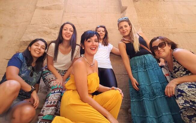 Camila fez uma viagem em grupo com 15 mulheres para o Egito e acredita ser a melhor forma de ir a um destino exótico Camila fez uma viagem em grupo com 15 mulheres para o Egito e acredita ser a melhor forma de ir a um destino exótico