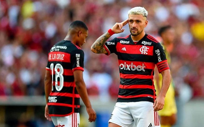 Com os atuais patrocínios, uniforme do Flamengo é avaliado em quase R$ 240 milhões