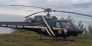 Homem sobrevive a queda de 15 metros de parapente em SC