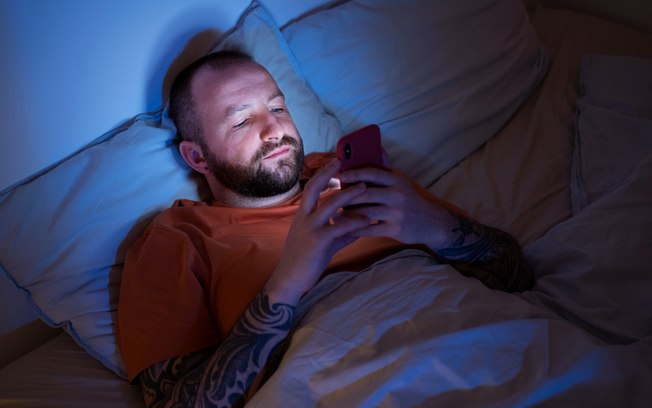 Quase 80% dos brasileiros dormem menos de 7h, mostra estudo