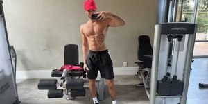 João Guilherme exibe corpo malhado em dump no Instagram
