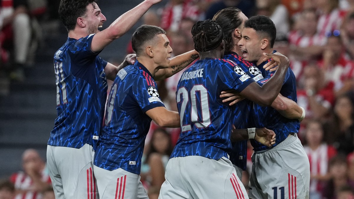 Gabriel Martinelli comemora gol relâmpago na Champions League