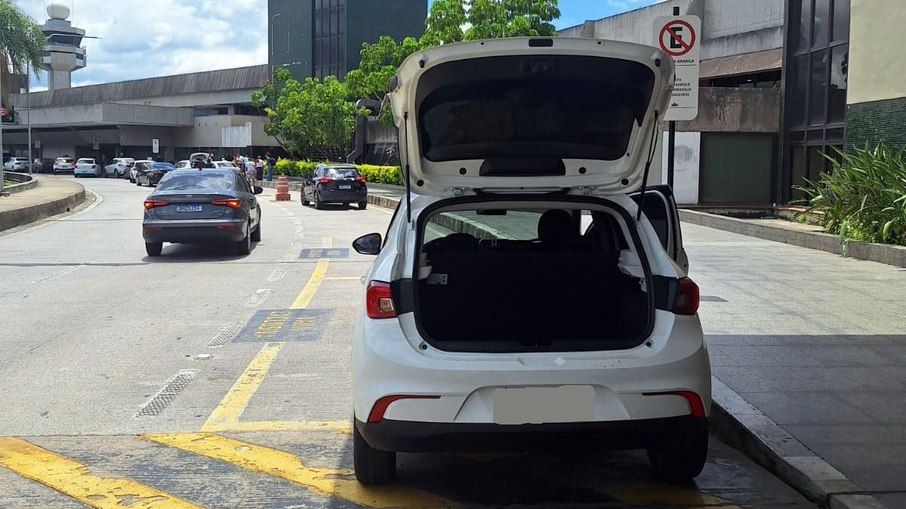 É preciso ter autorização do município para atuar com transporte privado individual remunerado de passageiros em Guarulhos, conforme estabelece o decreto 35.617/2019. É preciso ter autorização do município para atuar com transporte privado individual remunerado de passageiros em Guarulhos, conforme estabelece o decreto 35.617/2019.