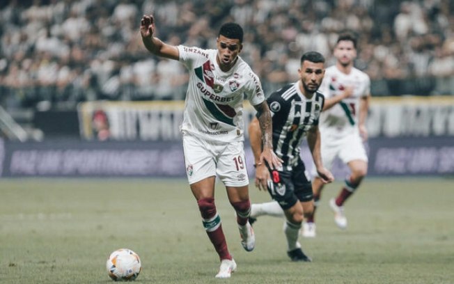 Kauã Elias em treino pelo Fluminense