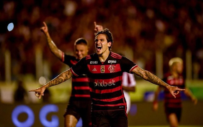 Com três de Pedro, Flamengo vence o Bangu e assume a liderança da Taça Guanab