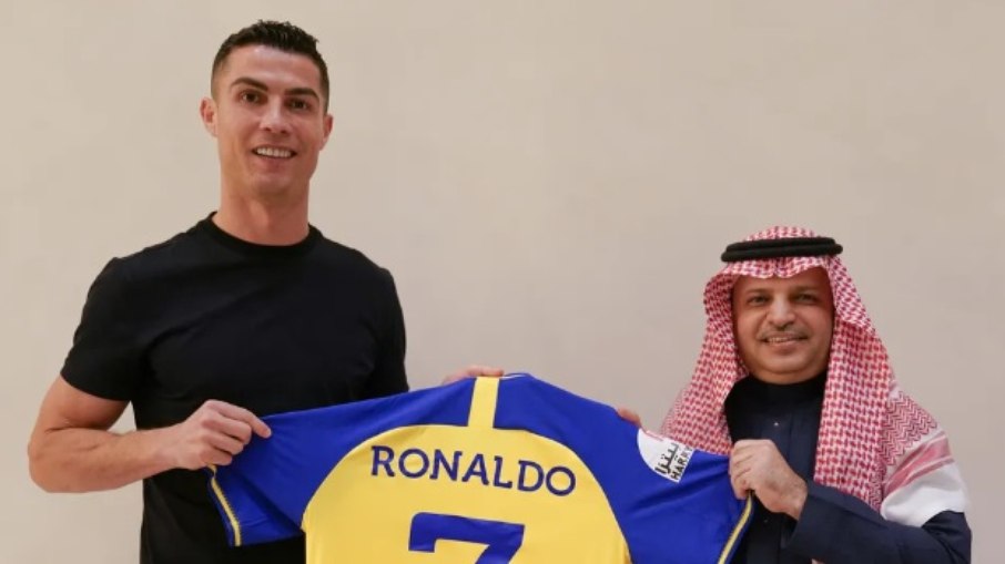 Cristiano Ronaldo é anunciado como novo jogador do Al Nassr