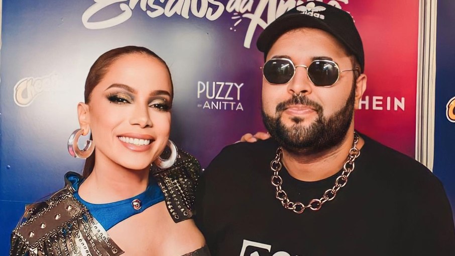 Fã de Anitta se defende após acusação da cantora