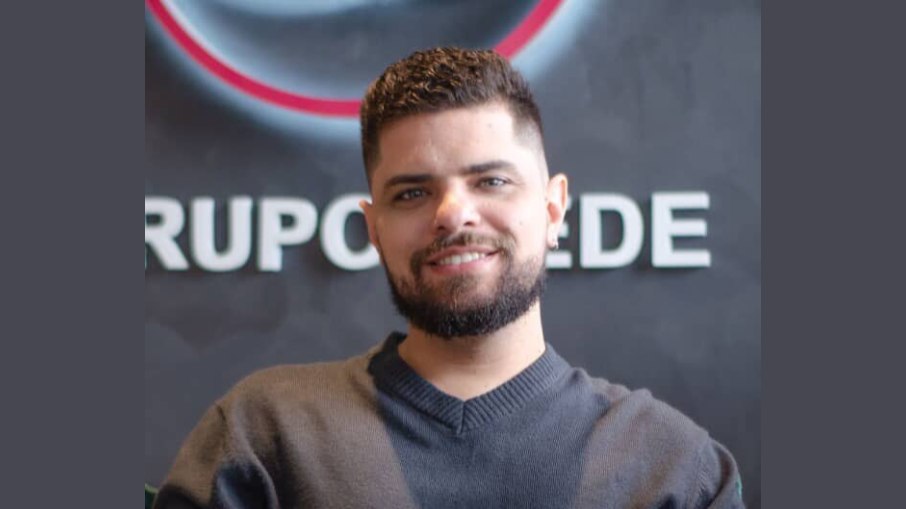 Theo Salles, psicólogo e fundador do Grupo Rede, concedeu entrevista ao Portal iG