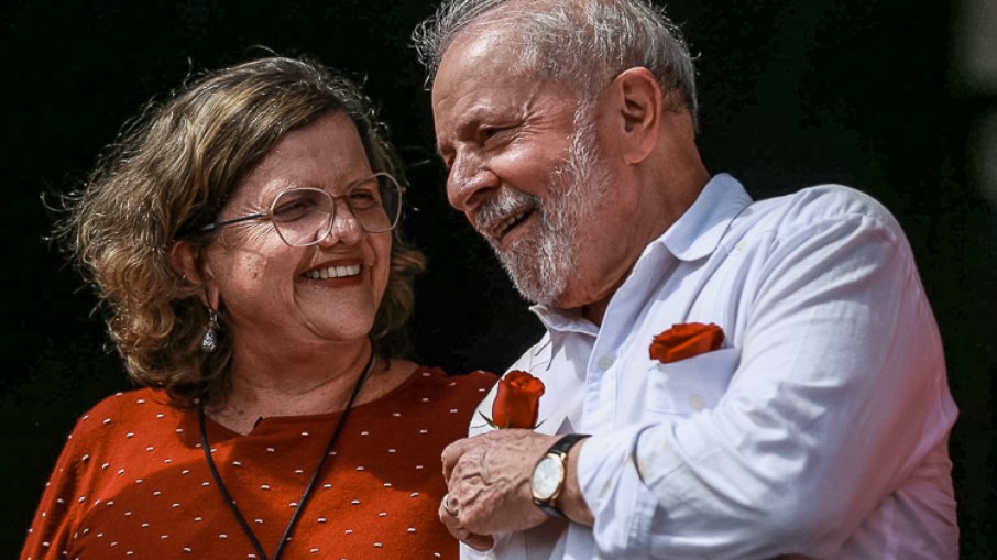 O presidente Lula anunciou nesta quinta (25), a liderança do governo no Senado: a senadora pelo PT pernambucano Teresa Leitão. O presidente Lula anunciou nesta quinta (25), a liderança do governo no Senado: a senadora pelo PT pernambucano Teresa Leitão.