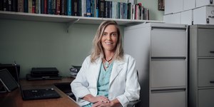 Conheça a brasileira que coordena estudo com polilaminina