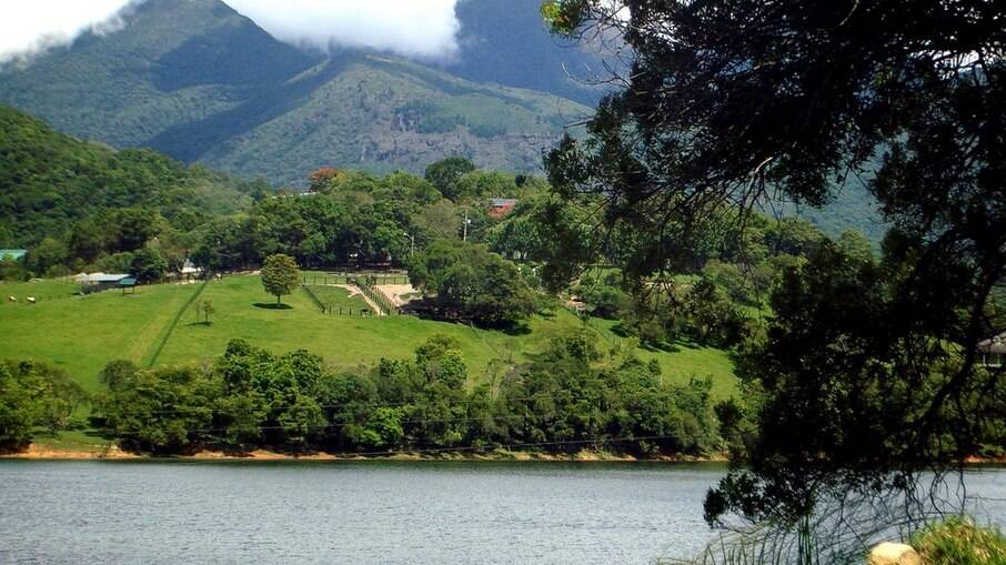 Parque Ari Coutinho Bandeira, em Campina Grande do Sul, é uma reserva que abriga várias represas