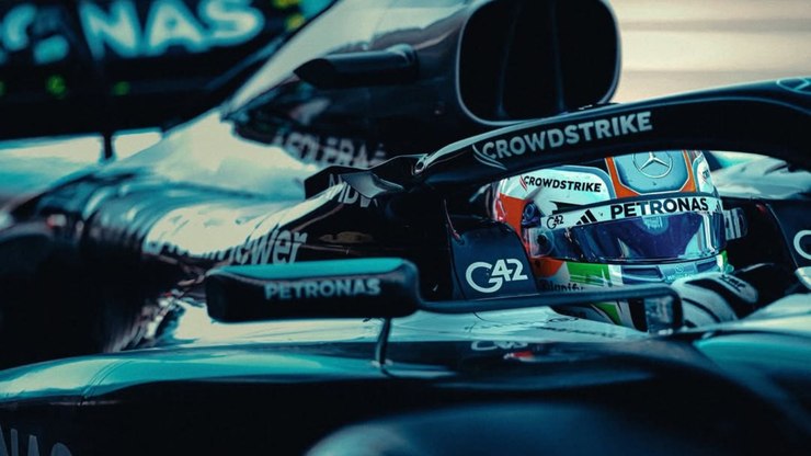Piloto da Mercedes sofre acidente de carro em San Marino