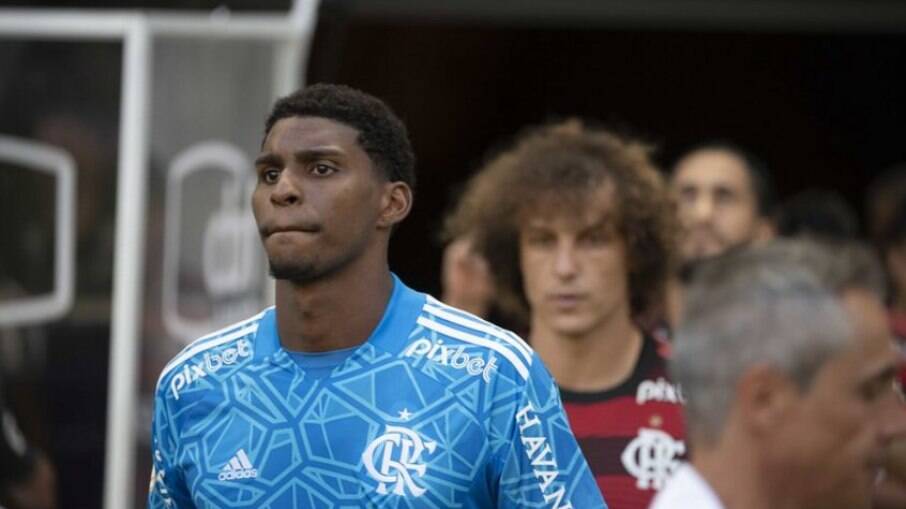 Hugo vive momento em baixa no Flamengo