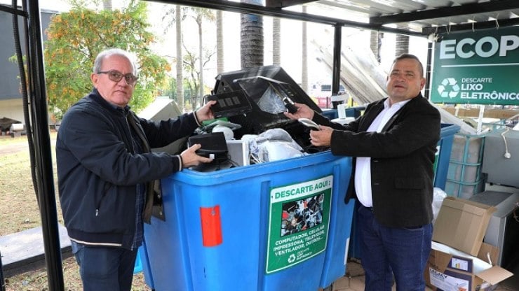 Câmara entrega lixo eletrônico arrecadado durante o Junho Verde