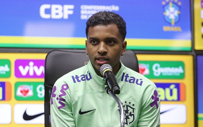 Rodrygo é titular da Seleção Brasileira de Fernando Diniz 