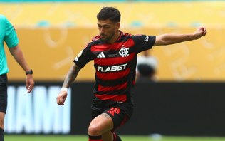 Com erros fatais, Flamengo perde para o Bayern e deixa o Mundial
