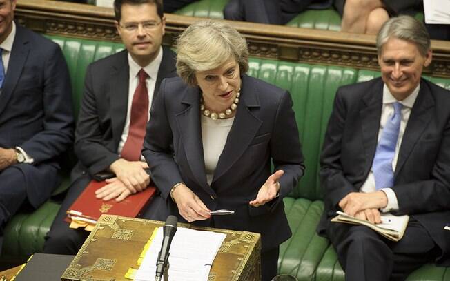 Primeira-ministra, Theresa May, batalha para aprovar um acordo para o Brexit no parlamento britânico