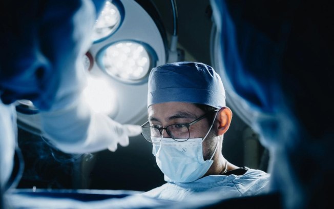 Parceria visa formação de cirurgiões em robótica ortopédica