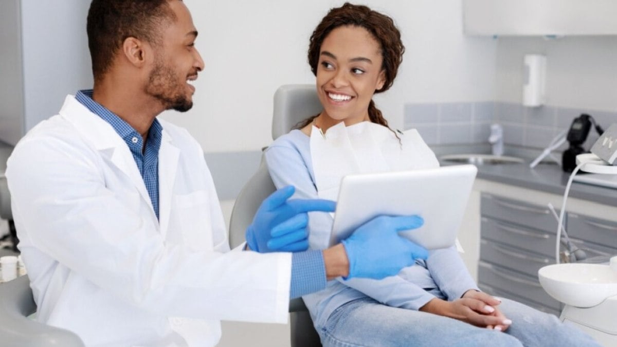 3 riscos das lentes de resina para a saúde dos dentes