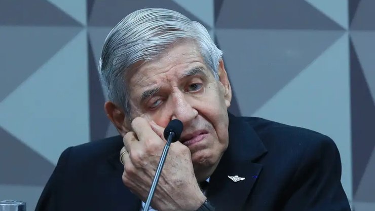 Moraes%20autoriza%20pris%C3%A3o%20domiciliar%20de%20Augusto%20Heleno