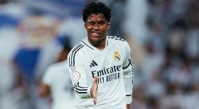 Palmeiras faz sondagens por Carlos Miguel, ex-Corinthians