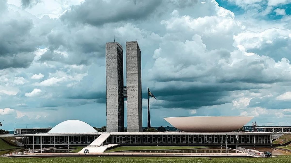 O objetivo central é corrigir distorções do funcionalismo público, reduzir desigualdades salariais e dar mais clareza ao serviço prestado à população.