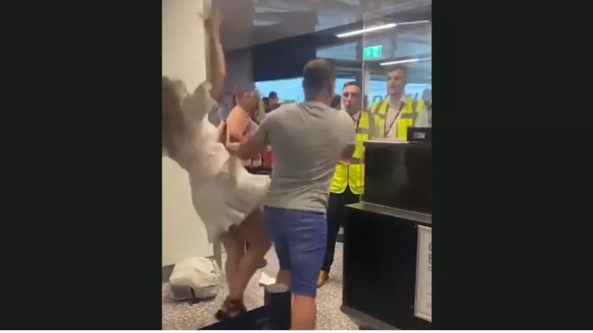 A man attacks airport workers in England;  see |  Globalism