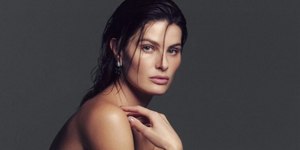 Isabeli Fontana posa nua em ensaio fotográfico e fãs aclamam: 'Sabe ser linda'