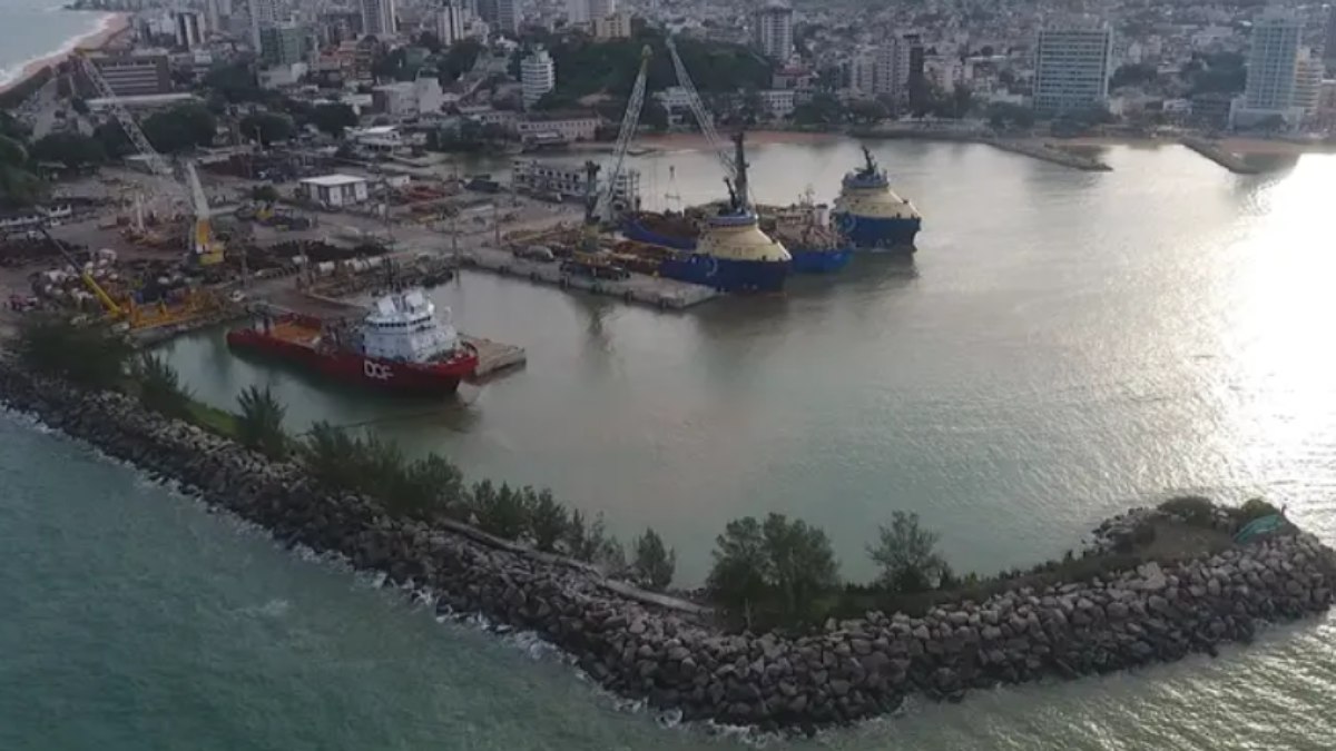 Porto de Macaé, um dos investimentos locais da Petrobras